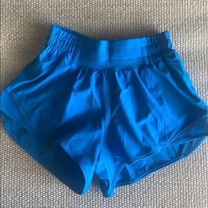 Lululemon Hotty Hot Low Rise Lined Shorts 2.5” Poolside